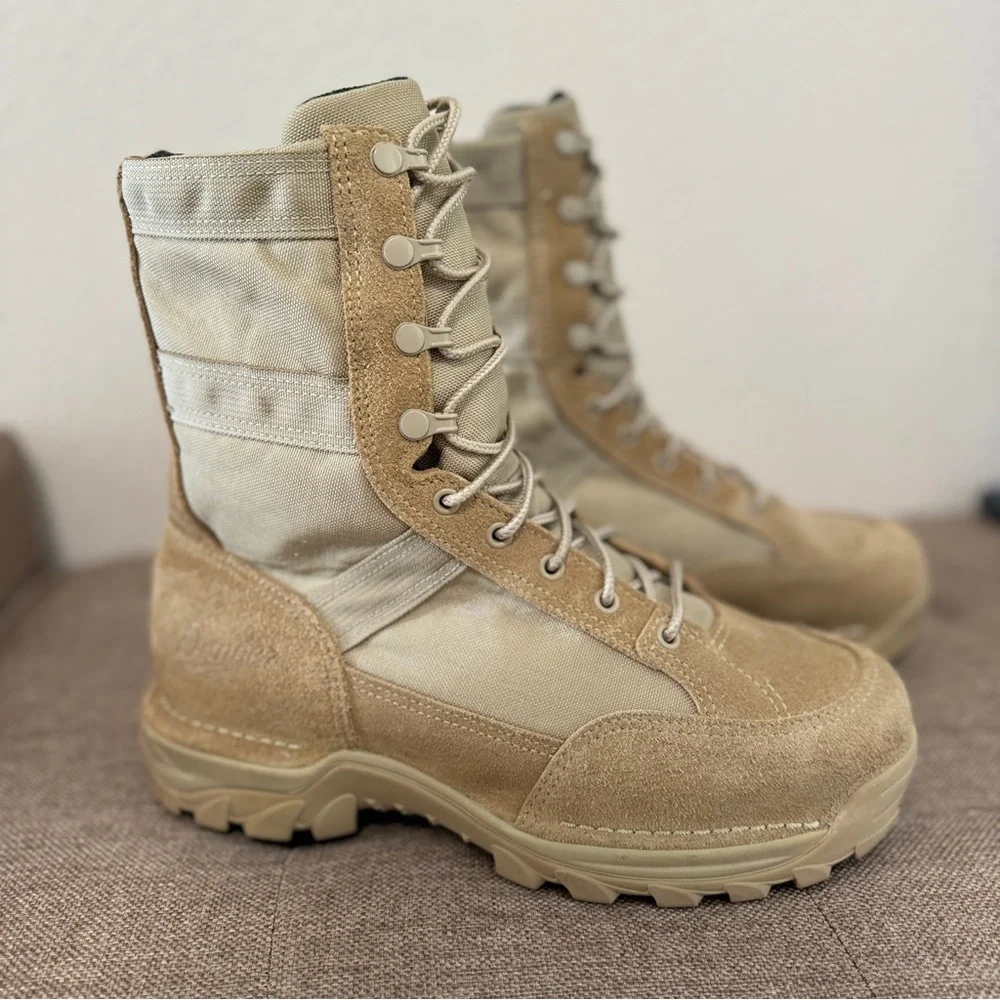Danner reposhing this